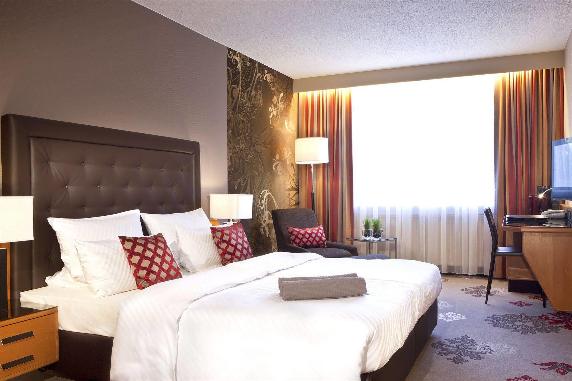 Der Heidehof Conference & Spa Resort Gaimersheim Екстер'єр фото